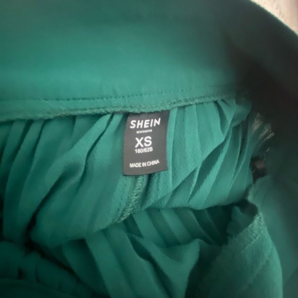 Shein Emerald Green Flowy, mid calve skirt - Picture 3 of 3